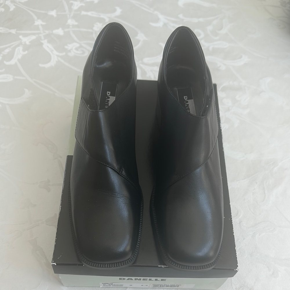Vintage Danelle Black Leather Ankle Boots